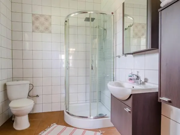 Lesny Semesterbostad Mecikal